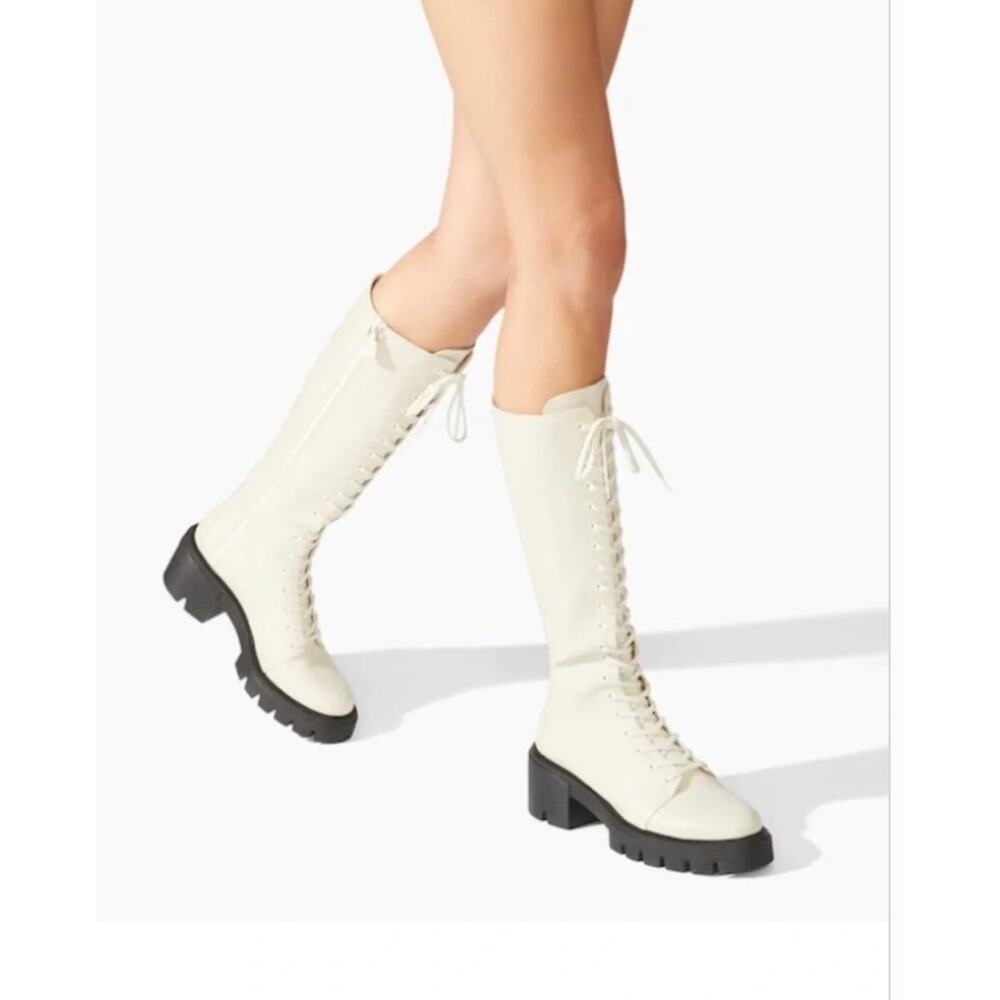 Stuart Weitzman Soho lace up platform Boots chiffon calf in OAT size 10.5
